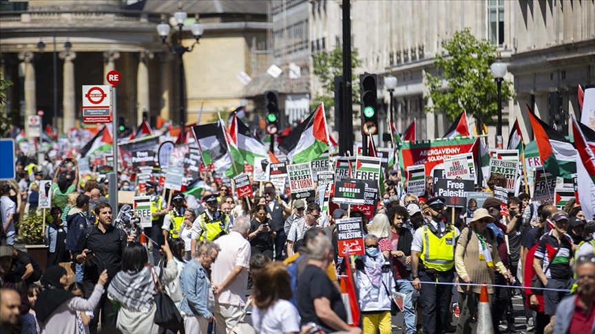 Londra’da İsrail’in Filistin’i işgali ve Al Jazeera muhabirinin öldürülmesi protesto edildi!