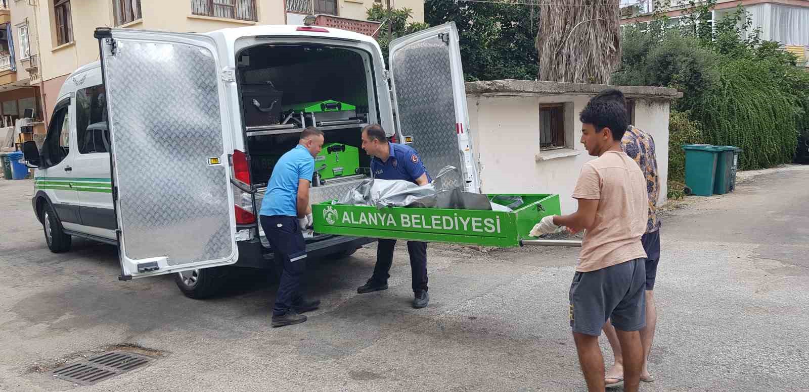 Gurbetçi Vatandaşın Cesedi Bahçede Bulundu.