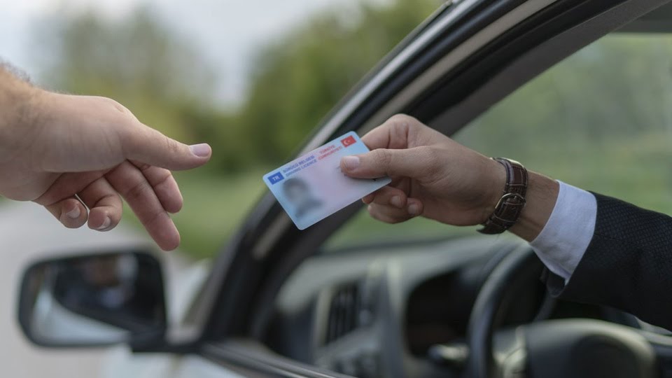 Ehliyette Yaş Sınırı Değişti! Karar Resmi Gazete’de Yayımlandı.