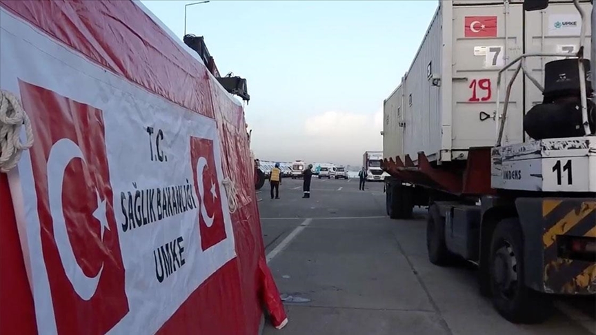 Gazze’ye sağlık malzemeleri taşıyacak gemi İzmir’den yola çıktı