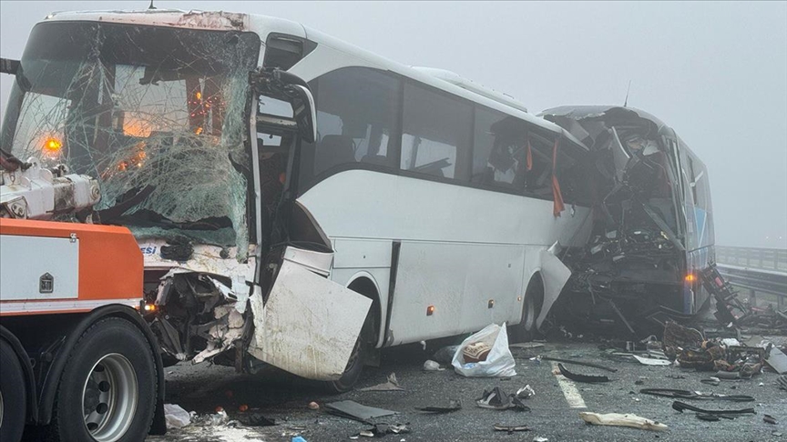 KMO’nda Trafik Kazası: 10 Ölü, 61 Yaralı.