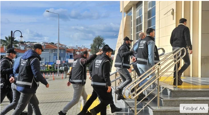 Milyarlarca dolarlık kara para operasyonu: Dört gümrük görevlisi tutuklandı