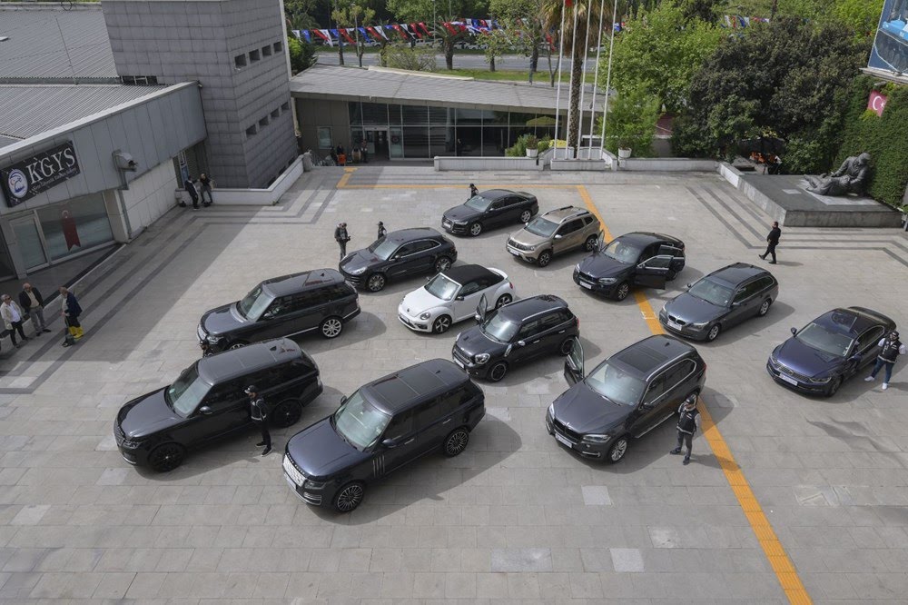 Türkiye’de 60 milyon lira değerinde 17 yabancı plakalı araca el konuldu.