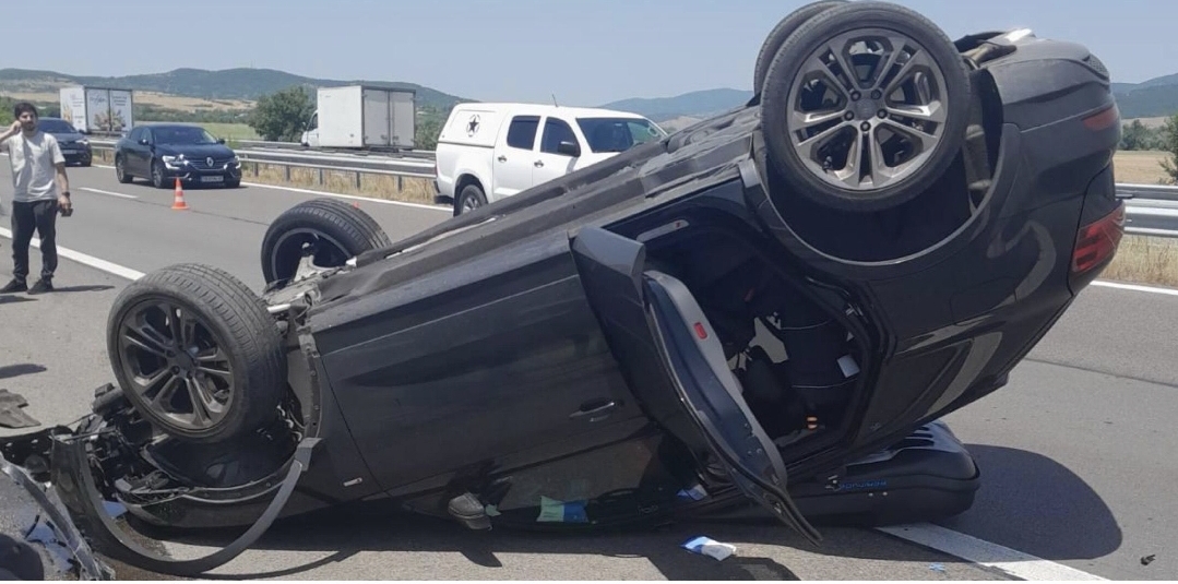 Sıla Yoluna Çıkan İki Aile,Bulgaristan’da Trafik Kazası Yaptı.