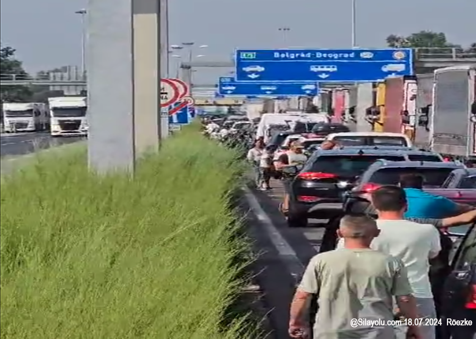 SINIRLARDA UZUN KUYRUKLAR OLUŞMAYA DEVAM EDİYOR