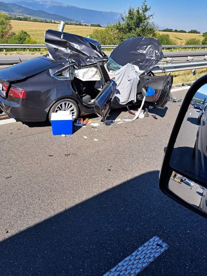 Gurbetçi Aile Kaza Yaptı. 28 Yaşındaki Genç Hayatını Kaybetti.