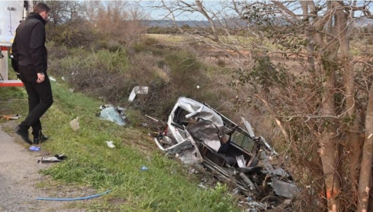 Gurbetçileri Taşıyan Araç Kaza Yaptı: 2 Ölü 3 Yaralı.