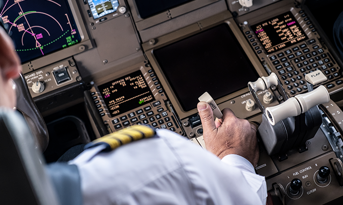 Uçak 10 Dakika Pilotsuz Uçtu