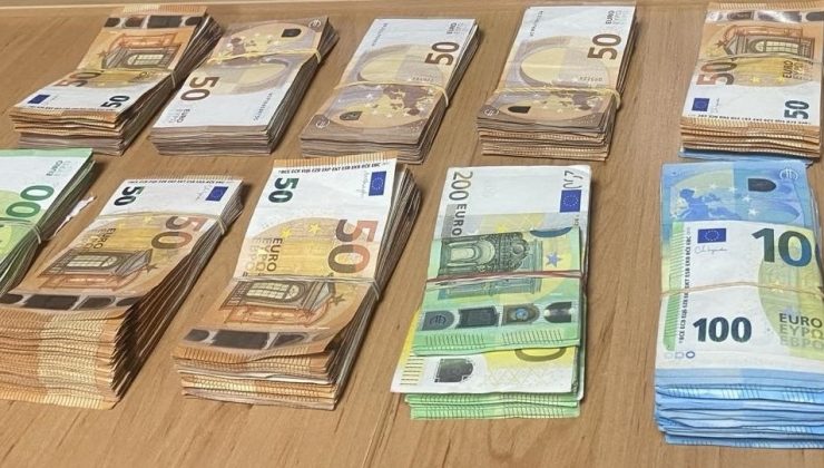 Türkiye’ye Giden Araçta, Beyan Edilmeyen 28.000 Avro Döviz Ele Geçirildi.