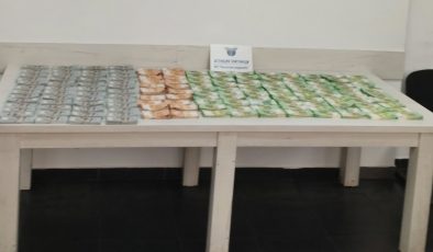 Yeni bir Rekor! Türkiye’ye giden iki araçta 1 milyon 421 bin avro ele geçirildi.