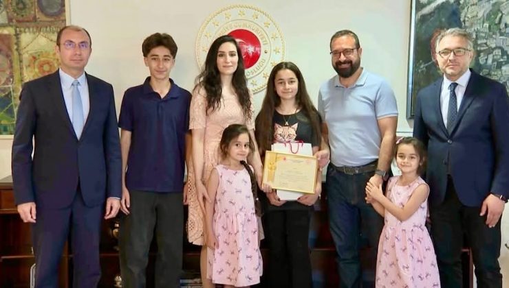 Almanya’da 600 Bin Kişinin Katıldığı Yarışmayı Türk Kızı Ayla Kazandı.