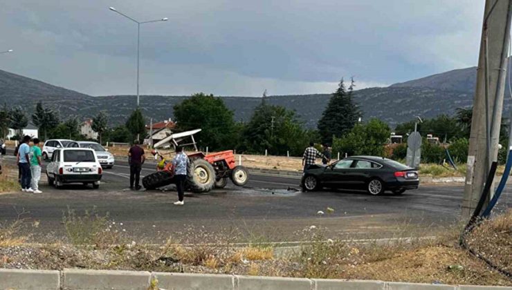 Trafik Kazası: Gurbetçi Ailenin Otomobili Pert Oldu 2 Kişi Yaralandı.