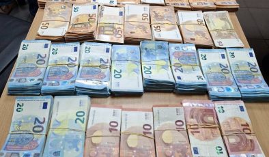 Türkiye’ye Giden Araçta, Buzdolabına Gizlenmiş Şekilde 100 Bin Avro Nakit Para Ele Geçirildi.