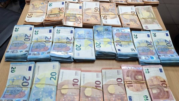 Türkiye’ye Giden Araçta, Buzdolabına Gizlenmiş Şekilde 100 Bin Avro Nakit Para Ele Geçirildi.