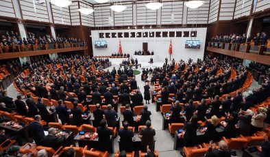 Gurbetçilere Müjde: Yurt Dışında Çalışma Hakkı,  Askerlik Muafiyeti ve Dövizle Askerlikte İndirim Geliyor.