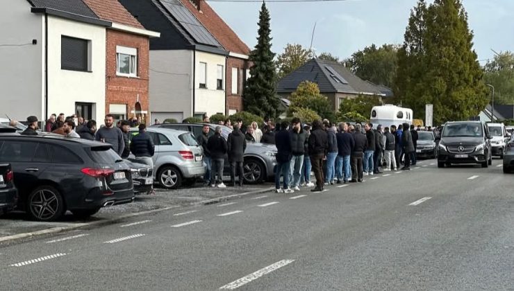 Üç Gurbetçi Genç Trafik Kazasında Hayatını Kaybetti.