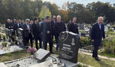 Almanya’da Müslüman Mezarlığına Çirkin Saldırı!