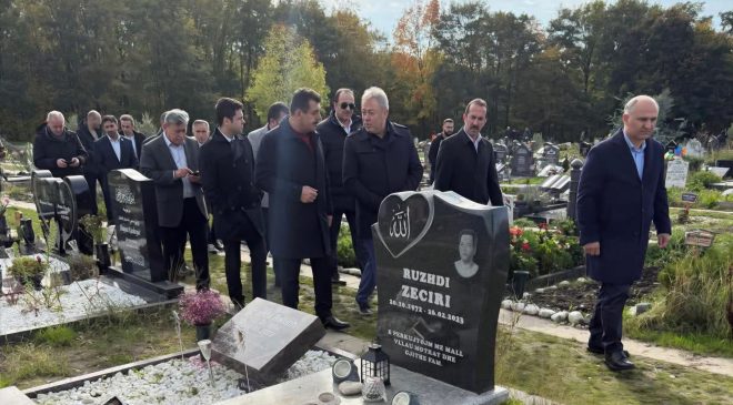 Almanya’da Müslüman Mezarlığına Çirkin Saldırı!