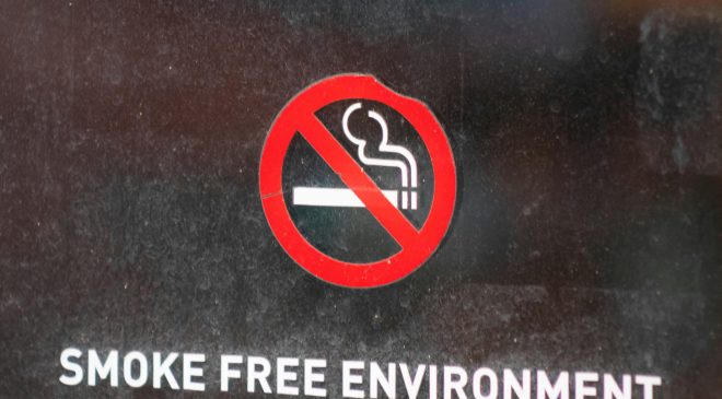 Almanya’da Araçta Sigara Yasağı Yolda: 500 – 3.000 Euro Ceza Geliyor!