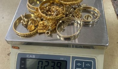 Sırbistan’da Bir Araçta Tespit Edilen 12 Bin Avroluk Altın Takıya El Konuldu.