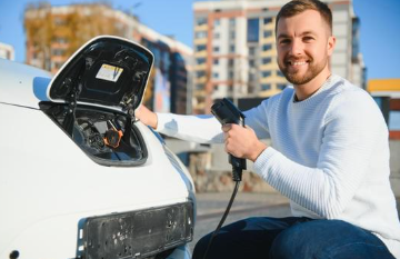 ALMANYA’DA “ELEKTRİKLİ ARAÇ” İLE TÜRKİYE YOLUNA ÇIKACAKLARA ŞARJ UYARISI!