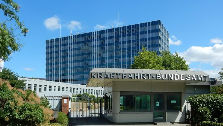 ALMANYA’DA DİJİTAL EHLİYET DEVRİMİ: YIL SONUNA KADAR CEPTE!