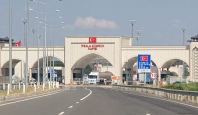 TÜRKİYE’YE ARAÇLA GİDECEKLERE “VEKALET” UYARISI: SINIRDA KALMAYIN!