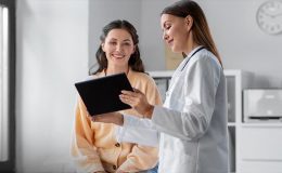 SILA YOLU’NDA “SAĞLIK SİGORTASI” YENİLENDİ: TÜRKİYE’DE AMELİYAT KAPSAMI DARALDI MI?