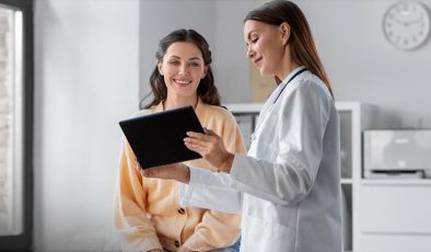 SILA YOLU’NDA “SAĞLIK SİGORTASI” YENİLENDİ: TÜRKİYE’DE AMELİYAT KAPSAMI DARALDI MI?