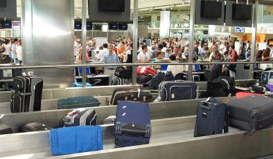 MÜJDE: Uçak Yolculuğunda “Kabin Bagaj Ücreti” Tarihe Karışıyor! Avrupa Parlamentosu Son Noktayı Koydu