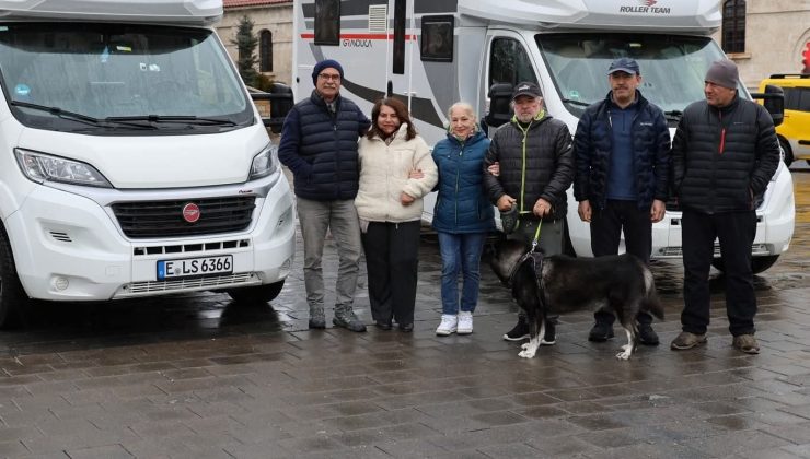 50 Yıldır Yurt Dışında Yaşayan  İki Arkadaş, Karavanla Türkiye’yi Geziyor.