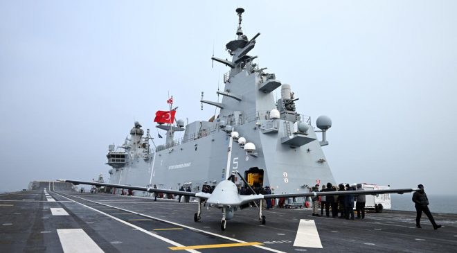 TÜRK ORDUSU DÜNYAYI TİTRETTİ! NATO TATBİKATINDA ‘TCG ANADOLU’ VE ‘TB3’ DAMGASI