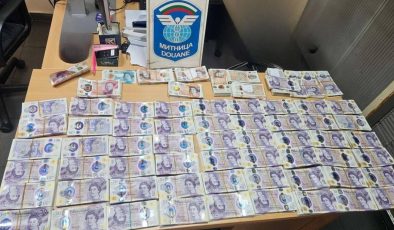 Türkiye’ye Giden Araçta 82 Bin Avro Değerinde İngiliz Sterlini Yakalandı.