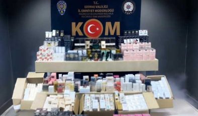 Kapıkule’de İki Araçta 2 Milyon Liralık Parfüm ve Saat Ele Geçirildi.