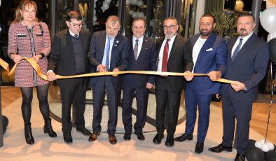 Edelstaal Group İnternational Simtronic 45. Yılını Radisson Hotelde Kutladı