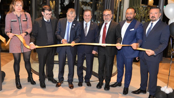 Edelstaal Group İnternational Simtronic 45. Yılını Radisson Hotelde Kutladı
