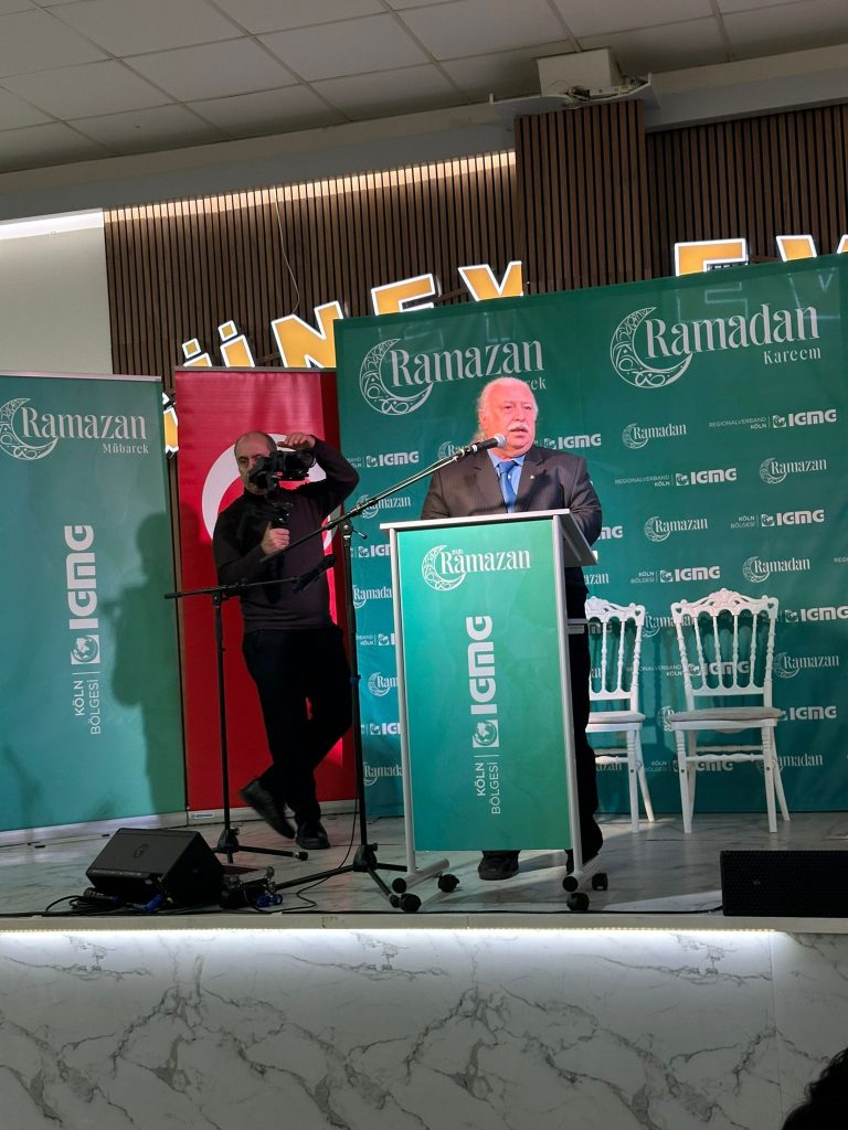 IGMG KÖLN BÖLGESİ İFTARINA BELEDİYE BAŞKANI VE SİYASİLER KATILDI