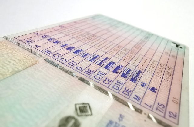 ALMANYA’DA TÜRK EHLİYETİ OLANLAR DİKKAT: 6 AY DOLUNCA “EHLİYETSİZ” KALABİLİRSİNİZ!