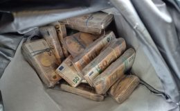 Türkiye’ye Giden Araçta Çikolata Çantasına Gizlenmiş Şekilde  220 Bin Avro Ele Geçirildi.