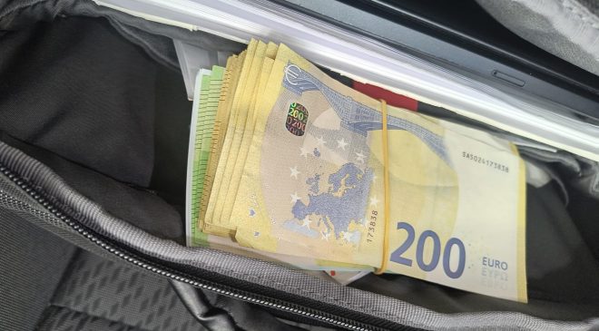 Sırbistan’da Bir Yolcunun Beyan Etmediği 53 Bin Avroya El Konuldu.