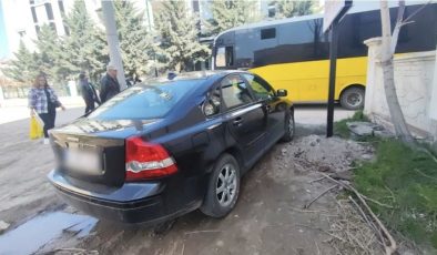 Gurbetçi Vatandaşın Kullandığı Otomobil İle Otobüs Çarpıştı: 4 Yaralı.