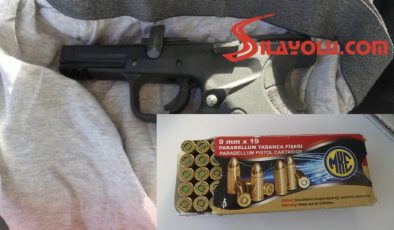 Sınır Kapısında, Gurbetçi Vatandaşın Aracında Bir Adet Tabanca ve Mühimmat Yakalandı.