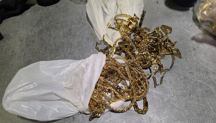 Sırbistan Sınır Kapısında, Bir Araçta 150 Bin Avro Değerinde Altın Takı Ele Geçirildi.