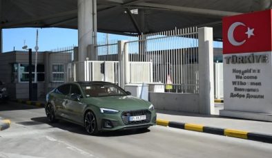 Gurbetçilerin Yurda Gelişi Sürüyor: “Bayrağı Görmek Ayrı Bir Huzur”