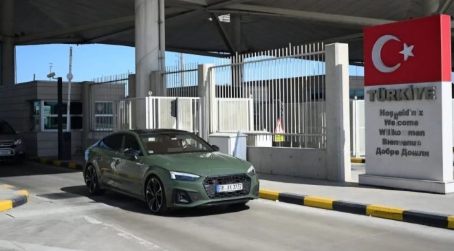 Gurbetçilerin Yurda Gelişi Sürüyor: “Bayrağı Görmek Ayrı Bir Huzur”