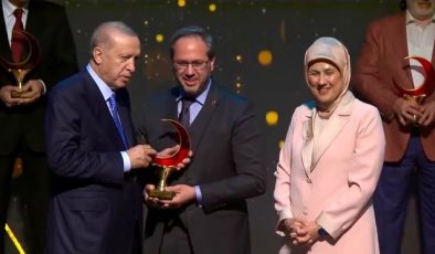 AVRUPA’LI HASENE İLE WEFA’YA KIZILAY ÖDÜLÜ