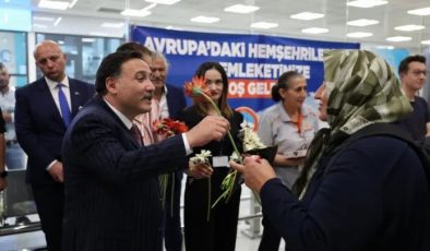 Türkiye’de Gurbetçilere Çiçekli Karşılama.