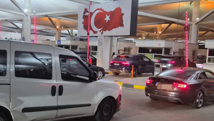 Türkiye’ye Tatile Gelen Gurbetçi Vatandaşın Aracı Yetkisiz Kullanım Gerekçesiyle Bağlandı. Toplamda 444 Bin Lira Ceza Yazıldı.