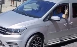 Gurbetçi Sürücü Minibüsün Önünü Kesti: O Anlar Kameraya Yansıdı.