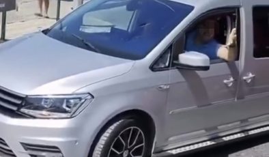 Gurbetçi Sürücü Minibüsün Önünü Kesti: O Anlar Kameraya Yansıdı.
